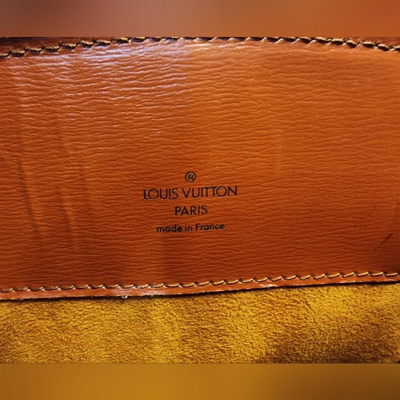 Louis Vuitton Epi Cluny -Brown